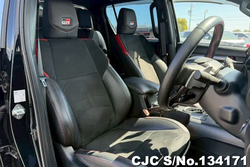Toyota Hilux in Black for Sale Image 10