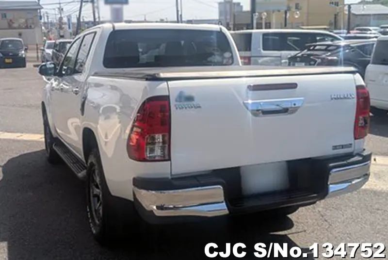 Toyota Hilux in White for Sale Image 1