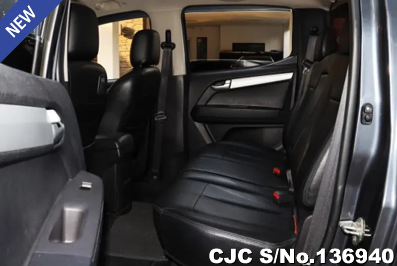 Isuzu D-Max in Gray for Sale Image 10