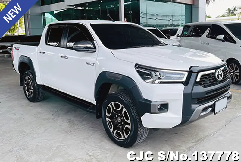 Toyota Hilux in White for Sale Image 0