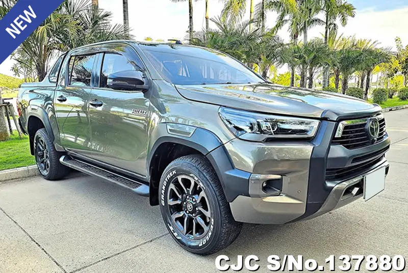 Toyota Hilux in Oxide Bronze Metallic for Sale Image 0