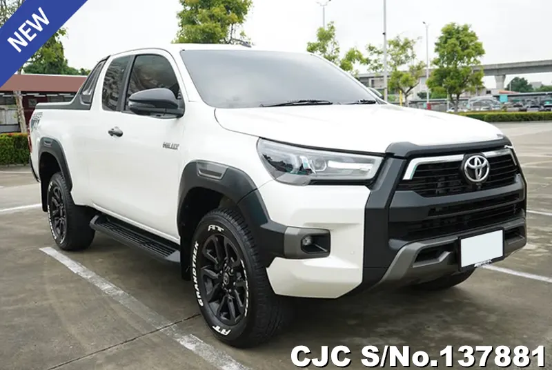 Toyota Hilux in White for Sale Image 0