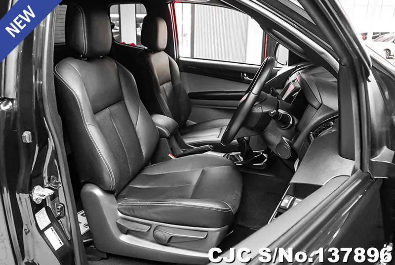Isuzu D-Max in Black for Sale Image 8