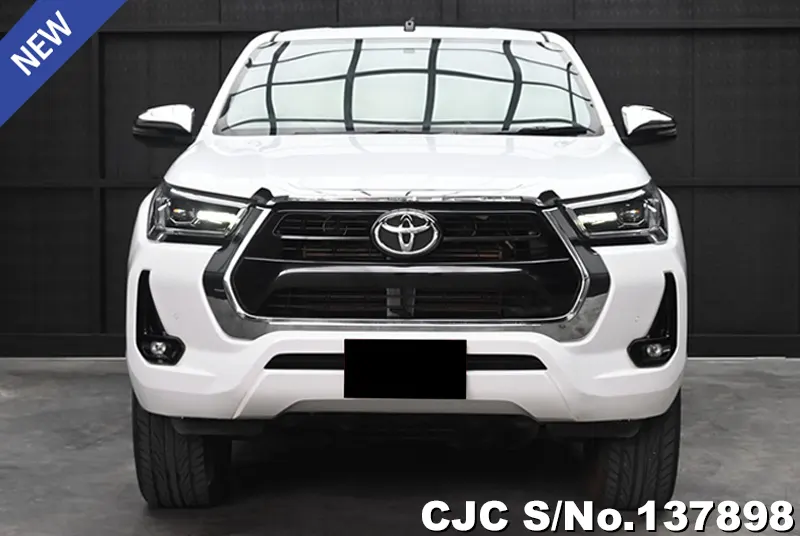 Toyota Hilux in White for Sale Image 2