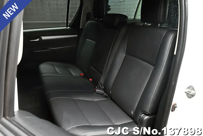 Toyota Hilux in White for Sale Image 10