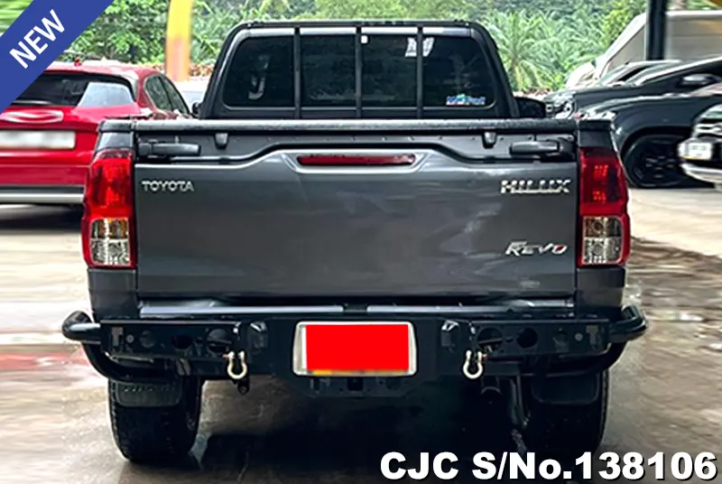 Toyota Hilux in Gray for Sale Image 5