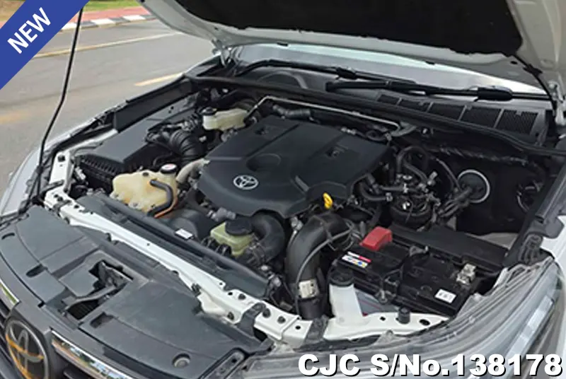Toyota Hilux in White for Sale Image 15