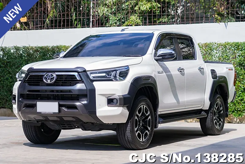 Toyota Hilux in White for Sale Image 3