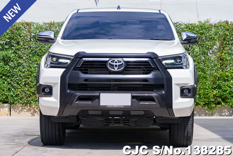 Toyota Hilux in White for Sale Image 4