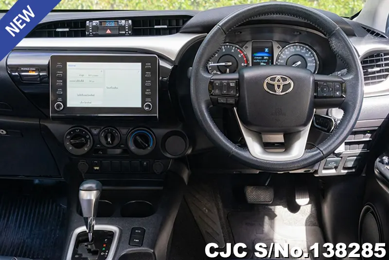 Toyota Hilux in White for Sale Image 9