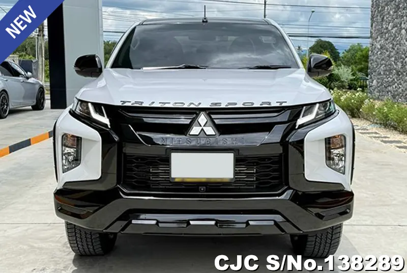 Mitsubishi Triton in White for Sale Image 4