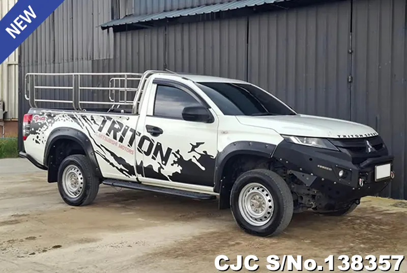 Mitsubishi Triton in White for Sale Image 0
