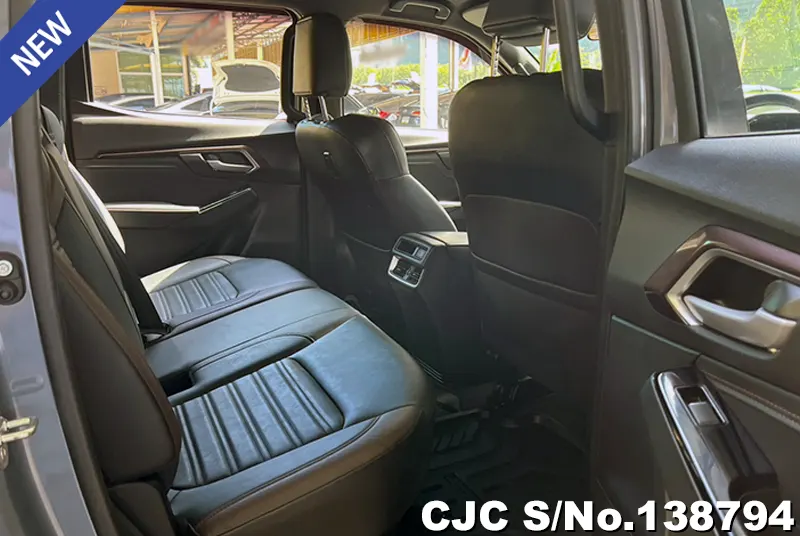 Isuzu D-Max in Gray for Sale Image 10