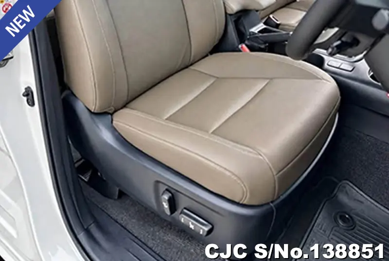 Toyota Hilux in White for Sale Image 6