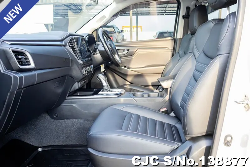 Isuzu D-Max in White for Sale Image 10