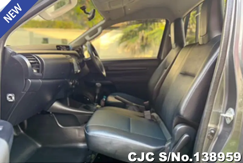 Toyota Hilux in Gray for Sale Image 8