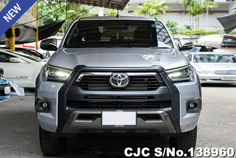 Toyota Hilux in Gray for Sale Image 4
