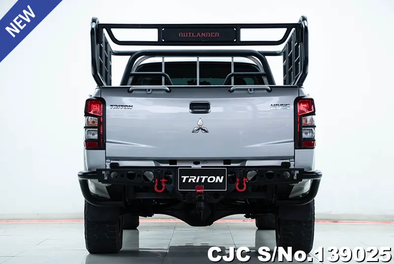 Mitsubishi Triton in White for Sale Image 3