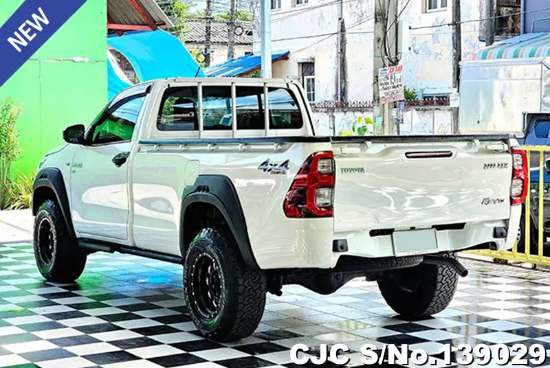 Toyota Hilux in White for Sale Image 1
