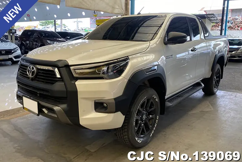 Toyota Hilux in White for Sale Image 3