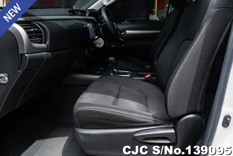 Toyota Hilux in White for Sale Image 8