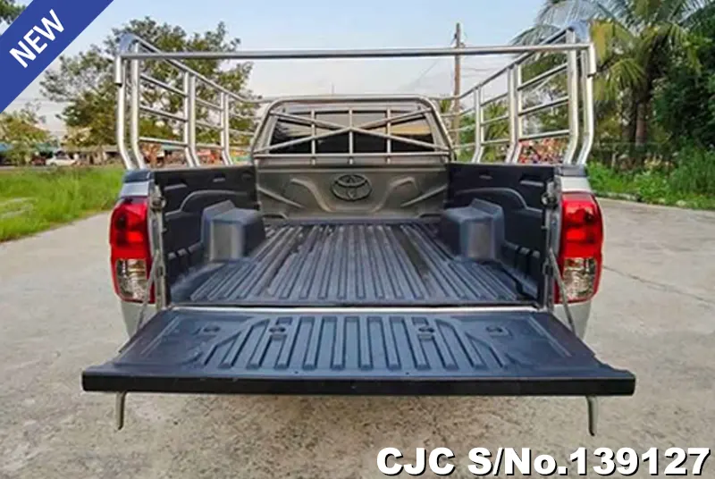 Toyota Hilux in Gray for Sale Image 8