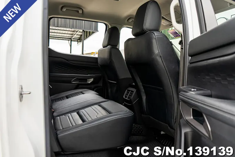 Ford Ranger in White for Sale Image 11