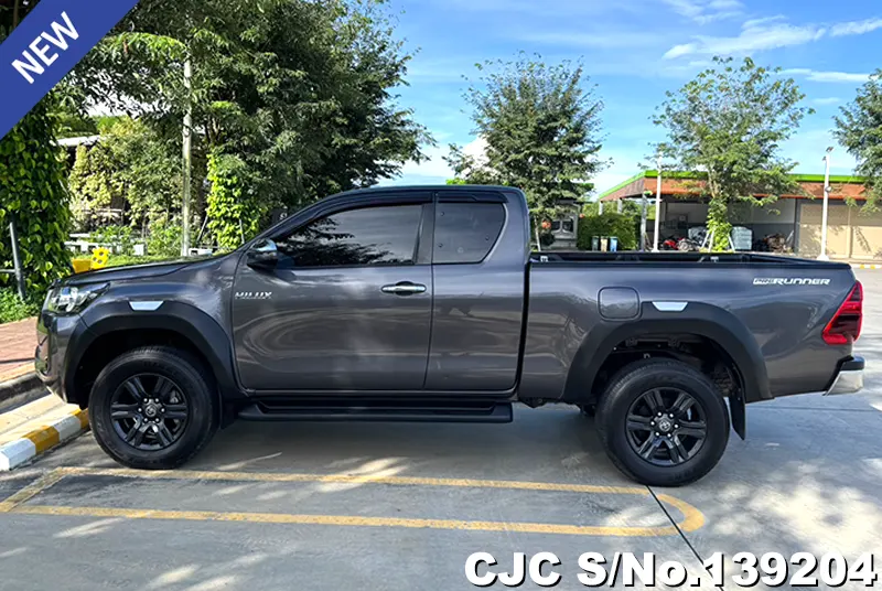 Toyota Hilux in Gray for Sale Image 3