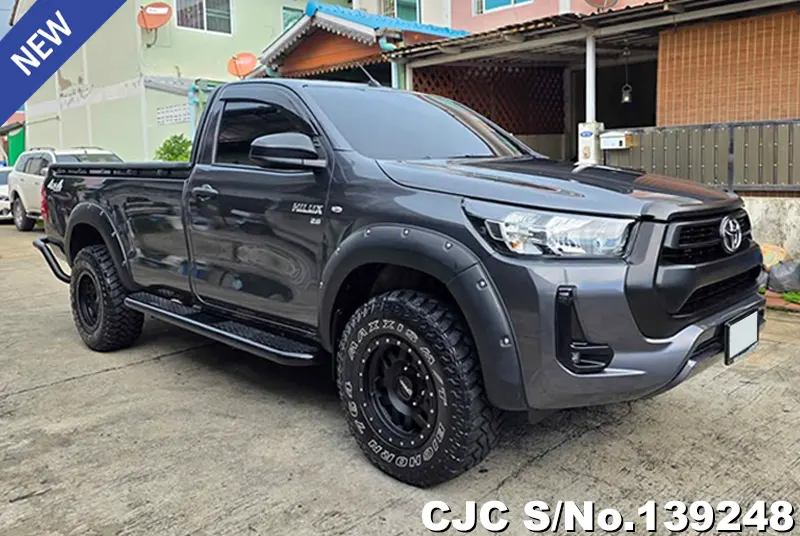 Toyota Hilux in Gray for Sale Image 0