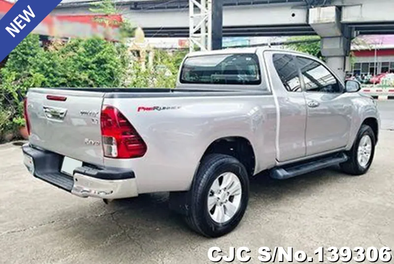 Toyota Hilux in Silver for Sale Image 2