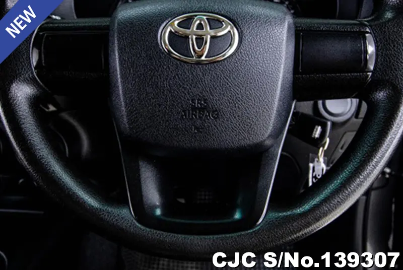 Toyota Hilux in Gray for Sale Image 8