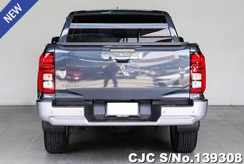 Mitsubishi Triton in Gray for Sale Image 4