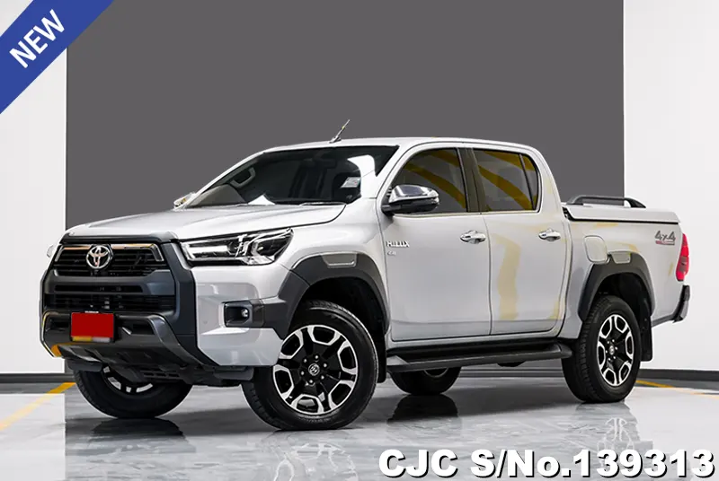 Toyota Hilux in Gray for Sale Image 3