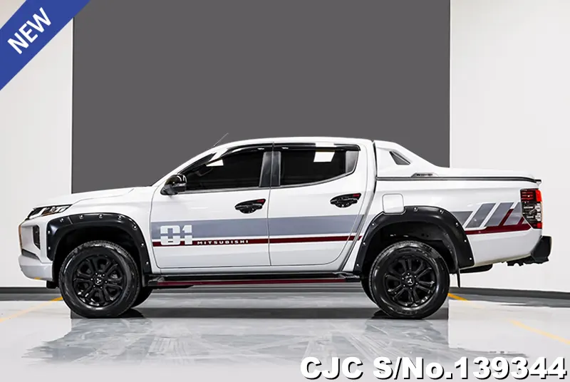 Mitsubishi Triton in White for Sale Image 7